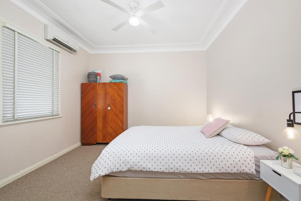 King'S Park Villa Tamworth Exterior photo