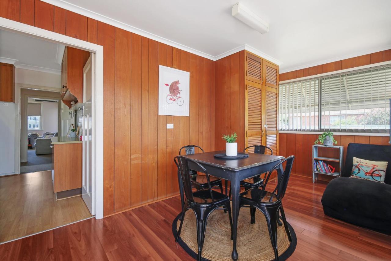 King'S Park Villa Tamworth Exterior photo
